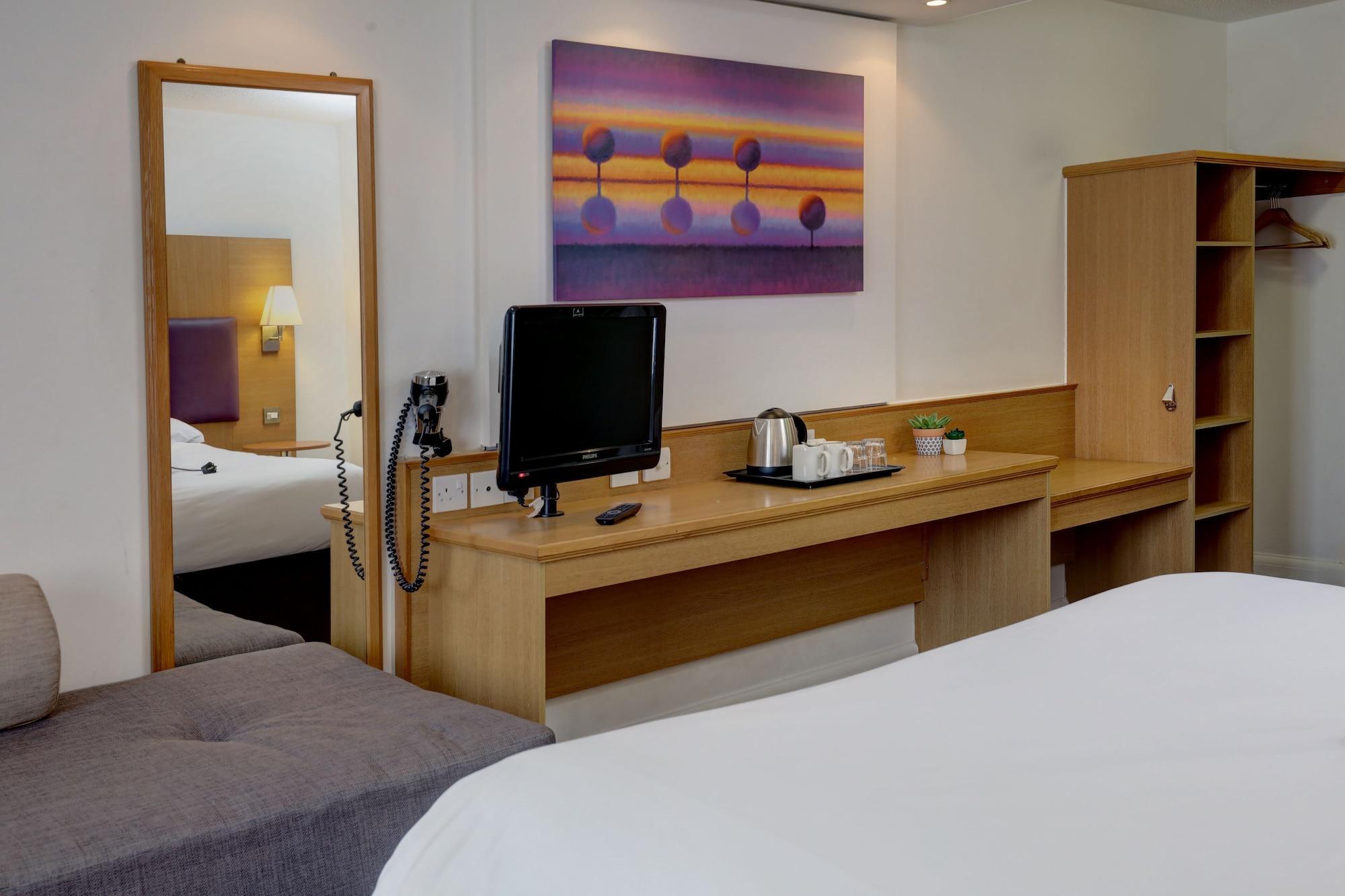 Premier Inn Epsom North Εξωτερικό φωτογραφία