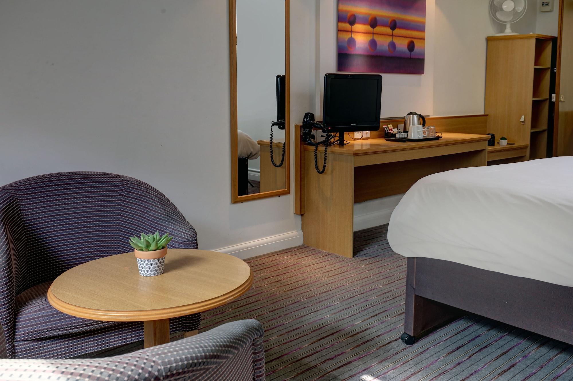 Premier Inn Epsom North Εξωτερικό φωτογραφία