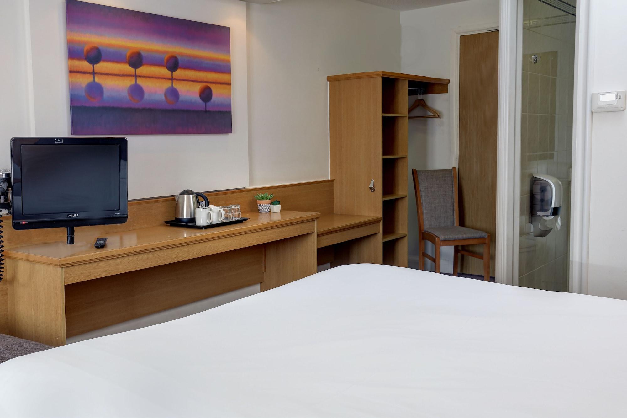 Premier Inn Epsom North Εξωτερικό φωτογραφία