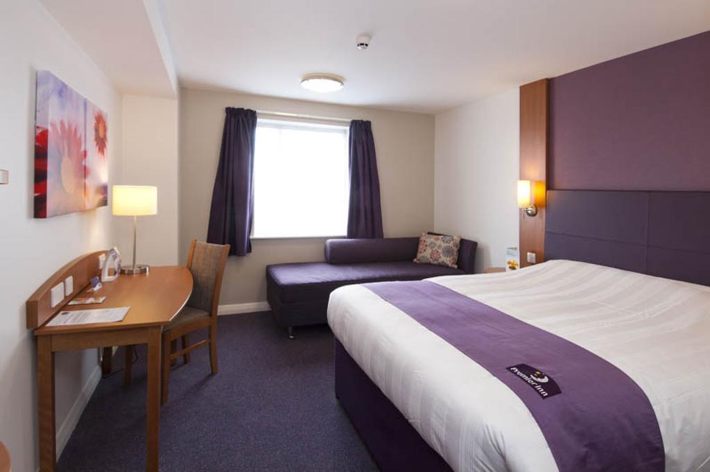 Premier Inn Epsom North Δωμάτιο φωτογραφία