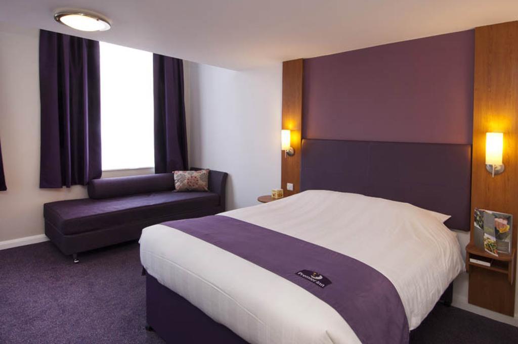 Premier Inn Epsom North Δωμάτιο φωτογραφία