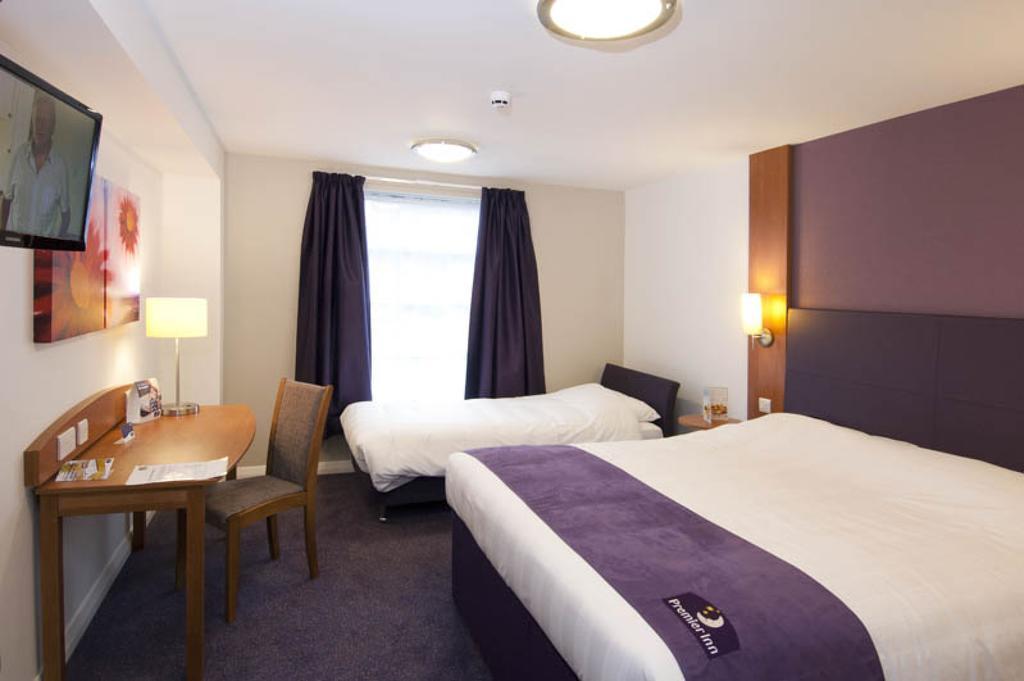 Premier Inn Epsom North Δωμάτιο φωτογραφία