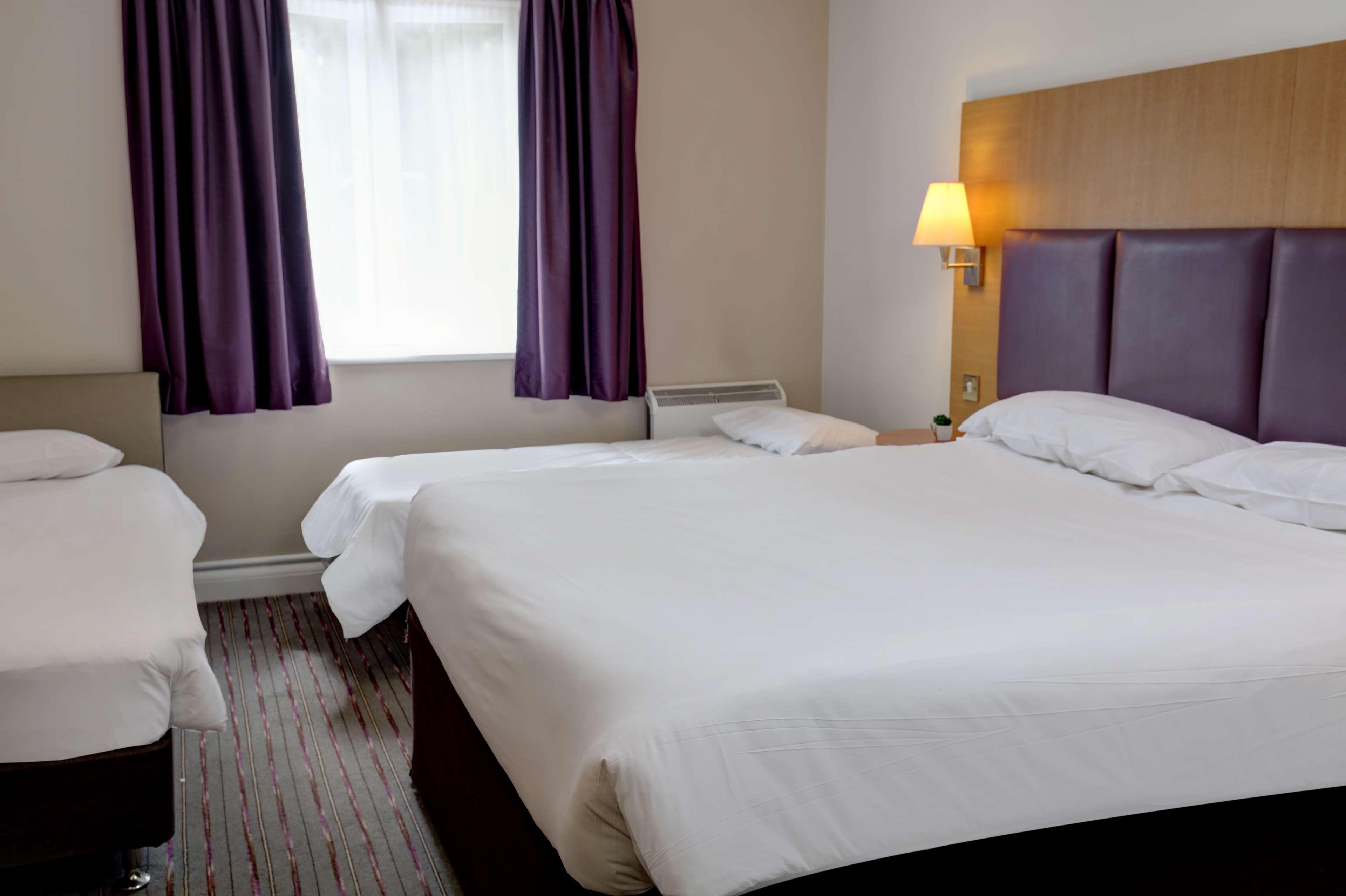 Premier Inn Epsom North Εξωτερικό φωτογραφία