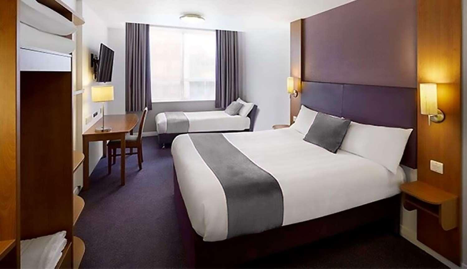 Premier Inn Epsom North Εξωτερικό φωτογραφία