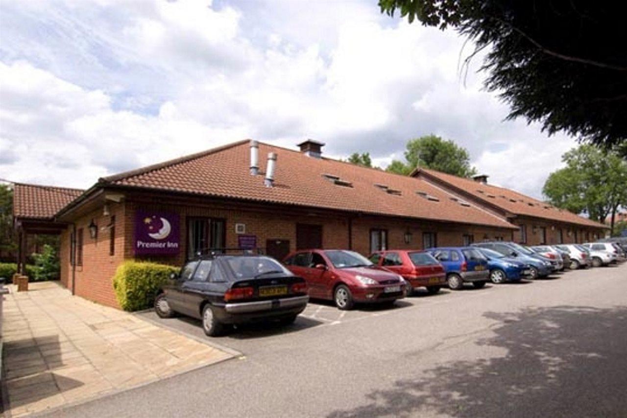 Premier Inn Epsom North Εξωτερικό φωτογραφία