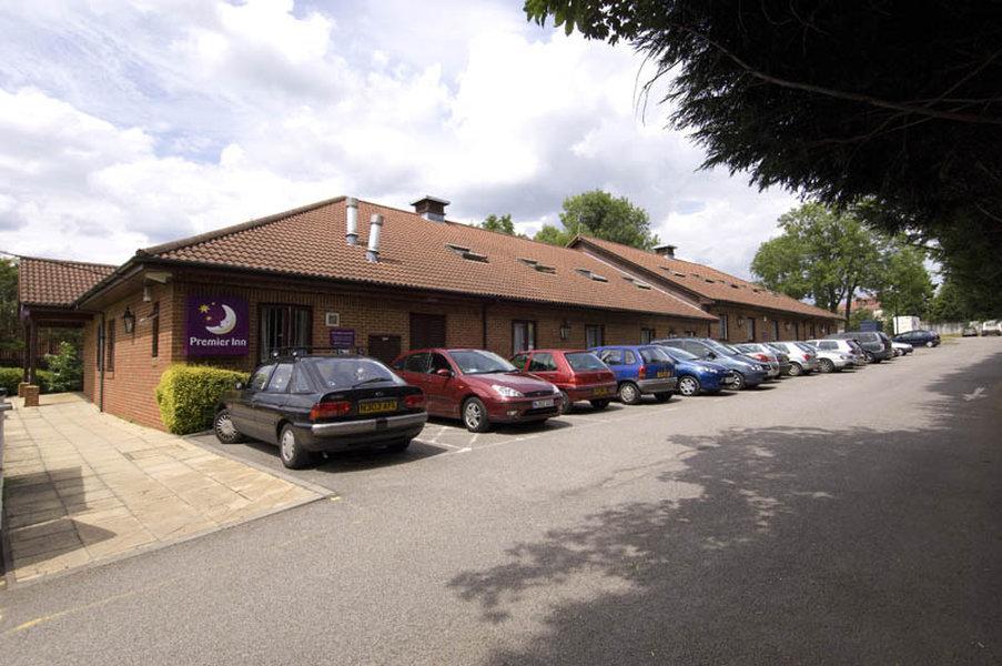 Premier Inn Epsom North Εξωτερικό φωτογραφία