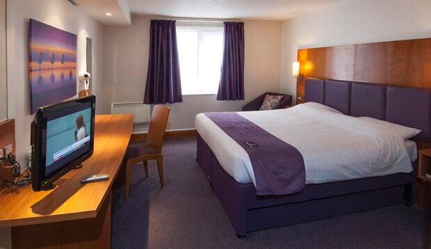 Premier Inn Epsom North Εξωτερικό φωτογραφία